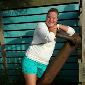 Meet your Posher, Elissa